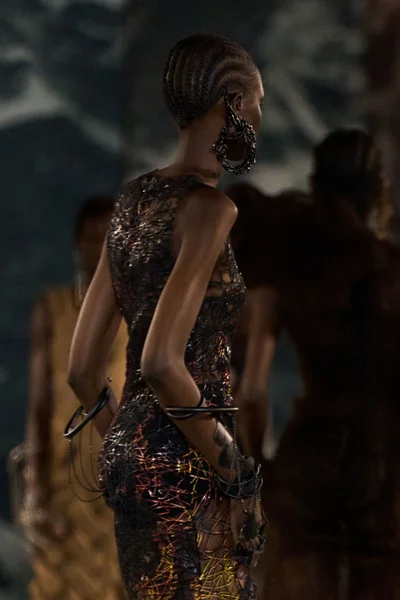 Look 17